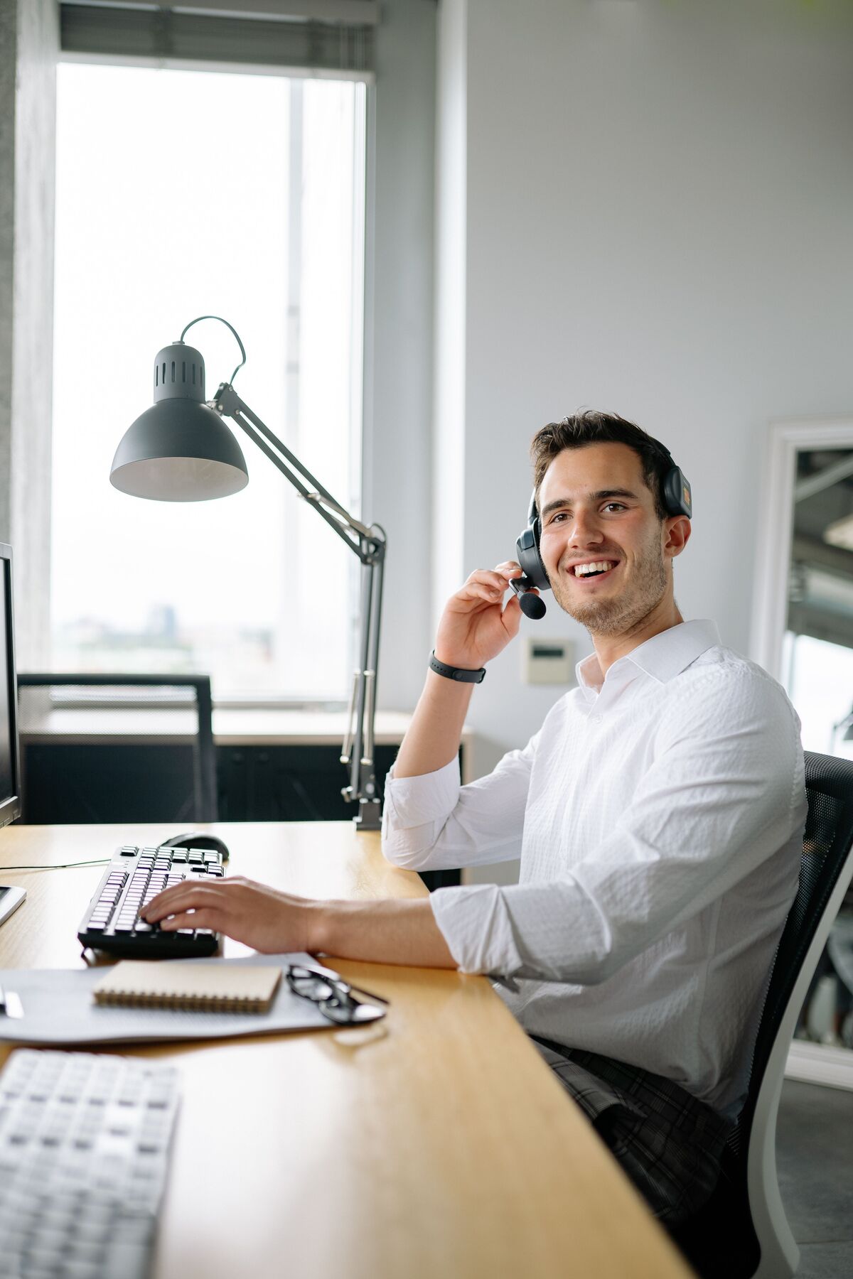Bilingual English-Spanish assistant supporting client communication for a U.S. law firm