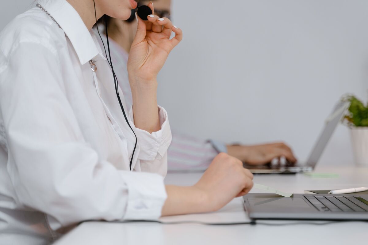 Bilingual virtual legal assistant supporting a U.S. law firm from a professional workstation